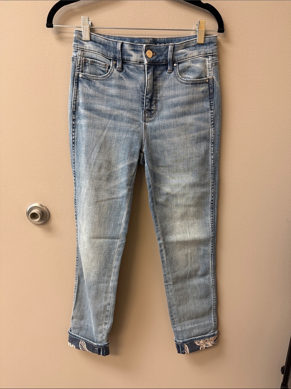 White House Black Market Light Blue Ankle Crop Jeans